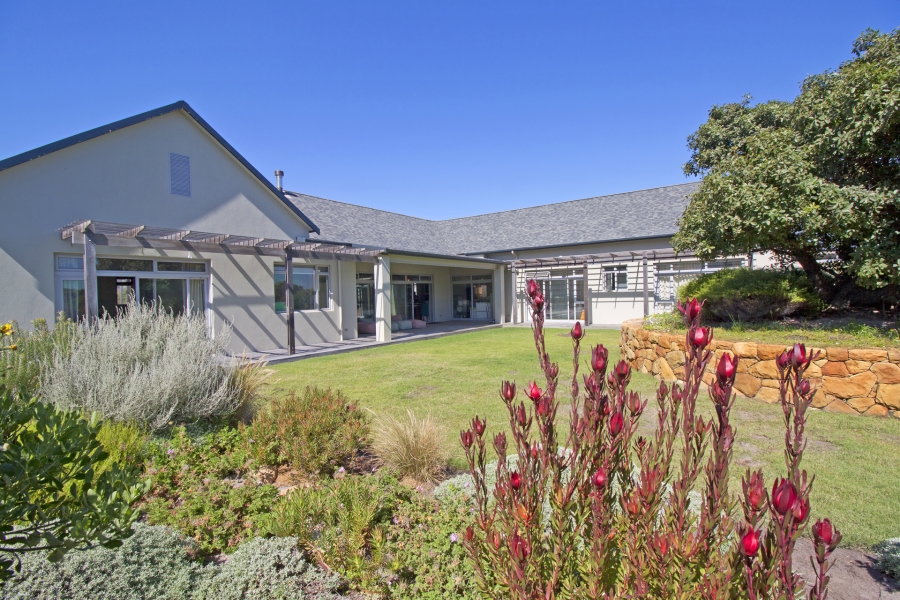 4 Bedroom Property for Sale in Lake Michelle Western Cape